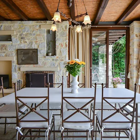 Pelion Luxury Homes בית נופש *
