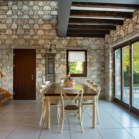 Pelion Luxury Homes בית נופש דמוצ'ארי